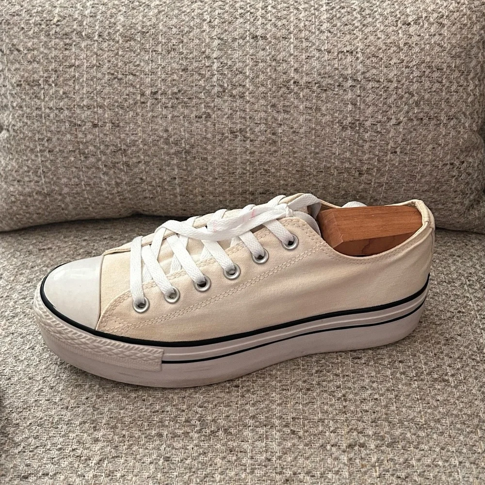 Classic Platform Canvas Sneakers in Cream - Picture 1 of 9